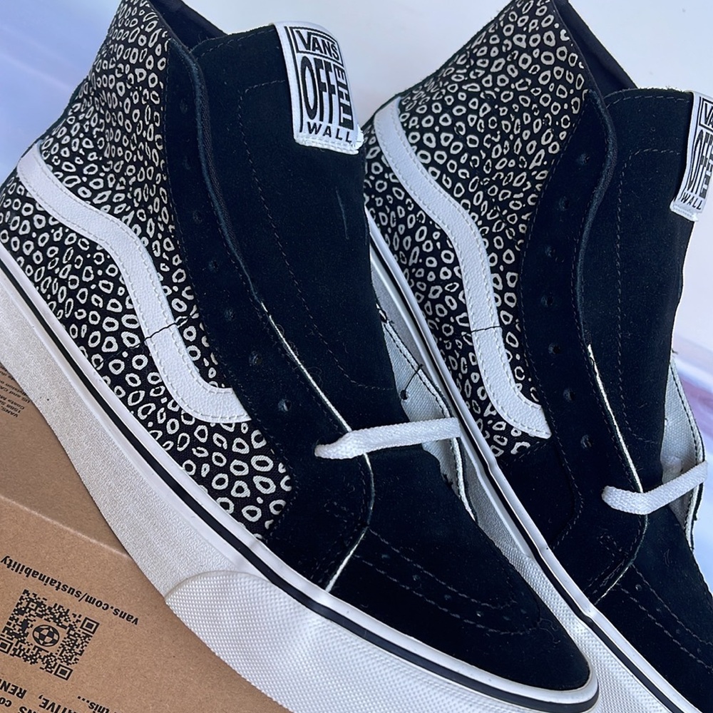Vans WMNS Sk8-Hi 38 Deco
Sting Ray Black/Vintage White
VN0A4BX64WM
Sneakers - Picture 8 of 16